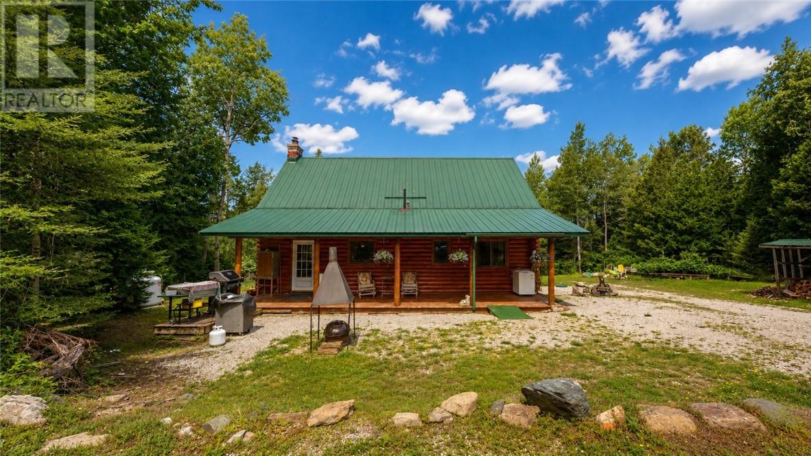 61 Leason Bay Trail Property Photo 1