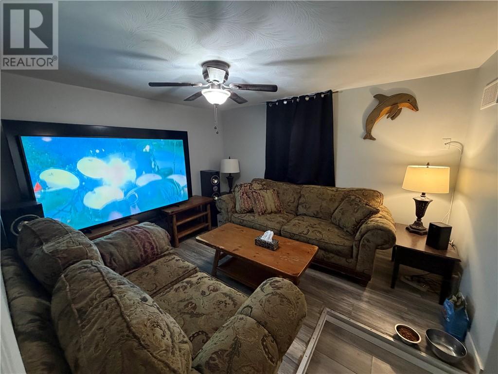 3550 Errington Avenue Property Photo 14