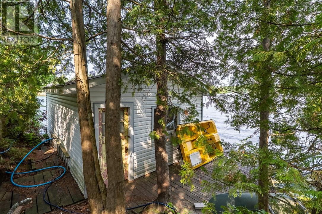 90 E Hood Road Property Photo 4