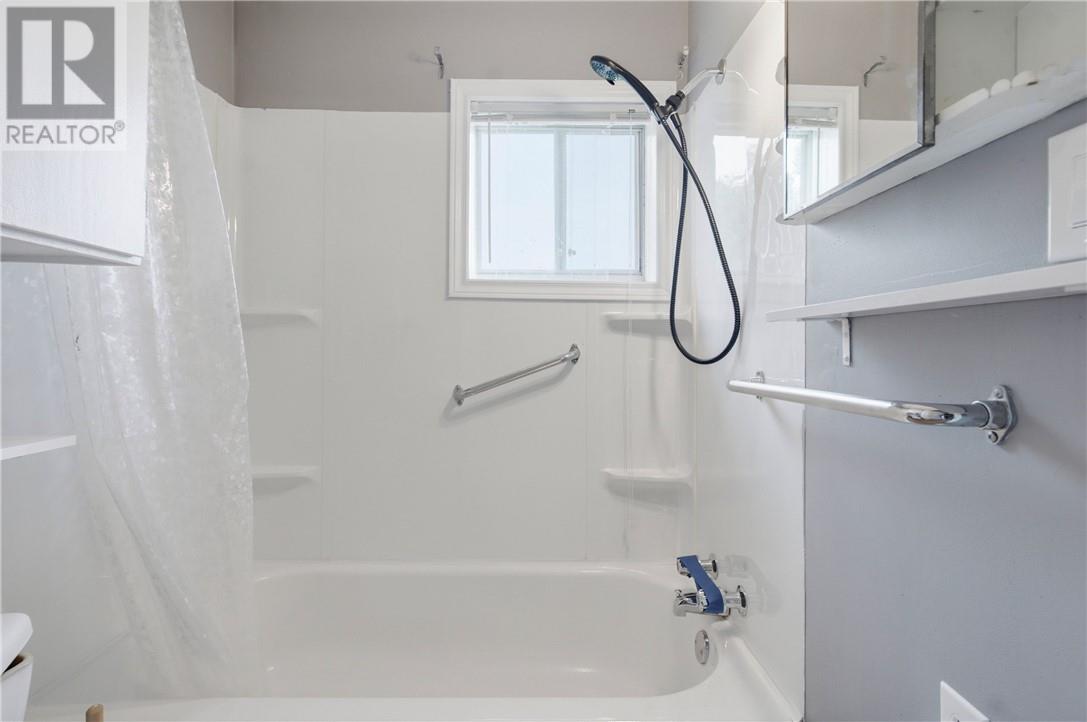 923 Highway 17 E Property Photo 6