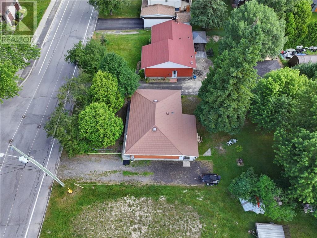 782 Westmount Property Photo 6