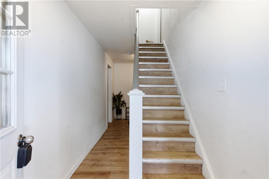 193 Dufferin Street Property Photo 3