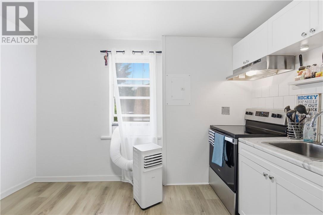 193 Dufferin Street Property Photo 8