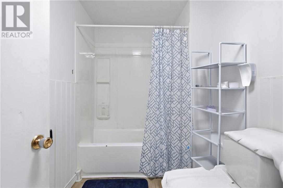 193 Dufferin Street Property Photo 18