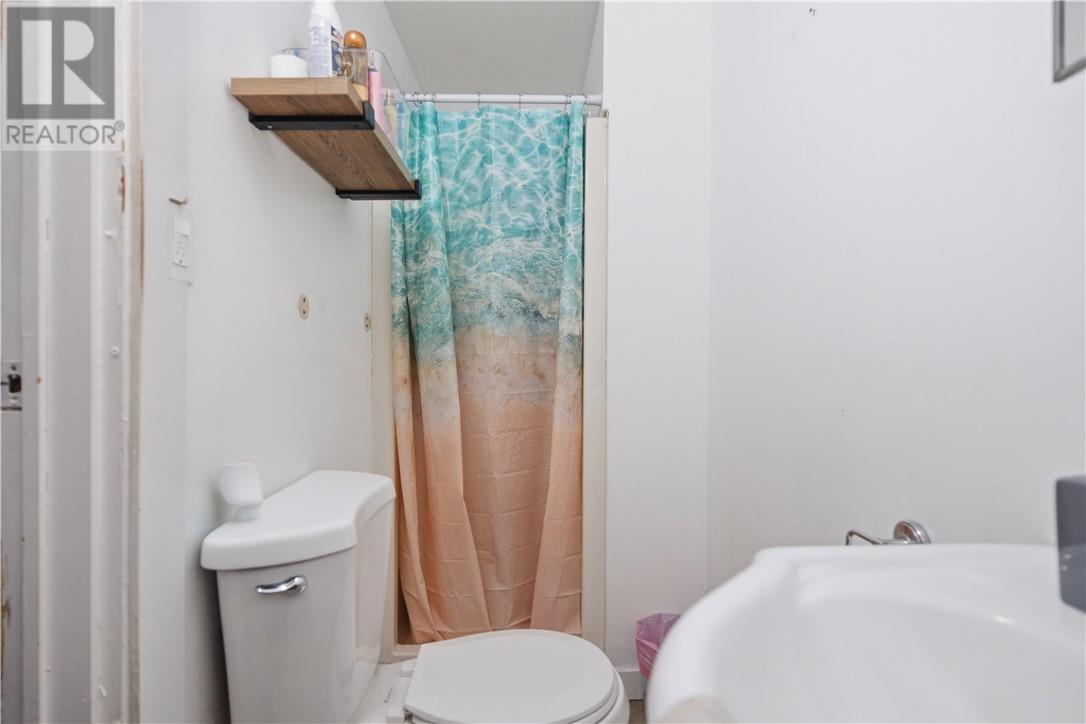 193 Dufferin Street Property Photo 24