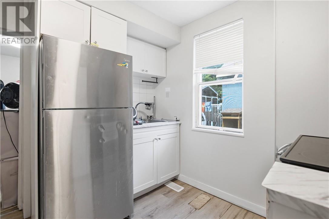 193 Dufferin Street Property Photo 27
