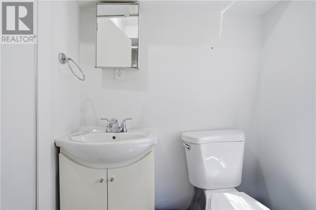 193 Dufferin Street Property Photo 34