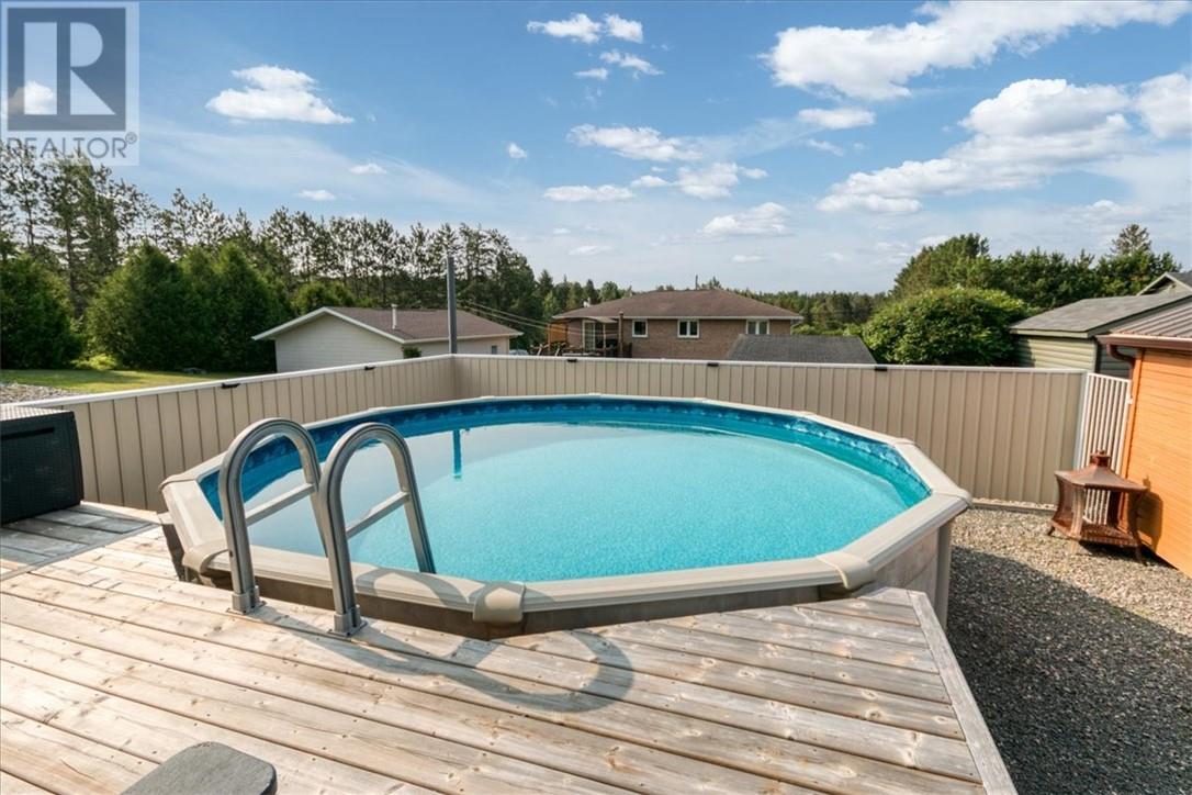 9 Rollande Street Property Photo 36