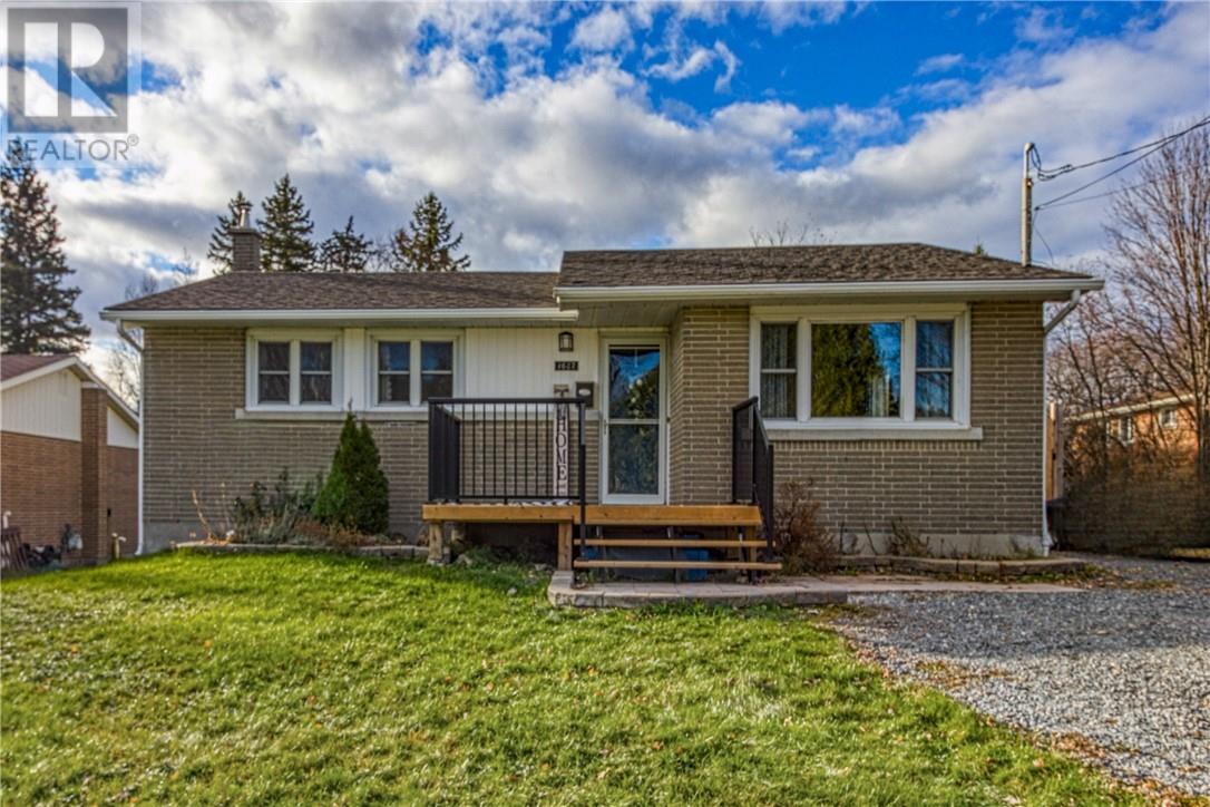 1607 Carling Crescent Property Photo 1