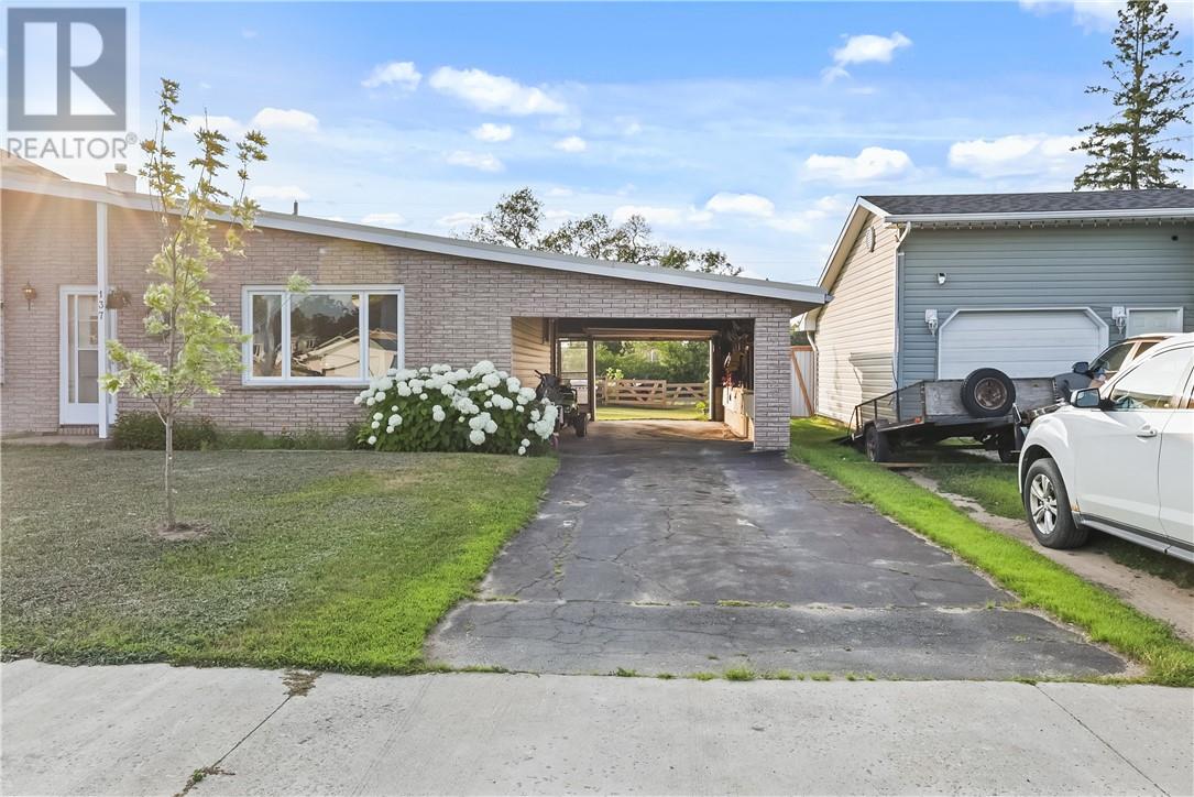 137 Sime Street Property Photo 4