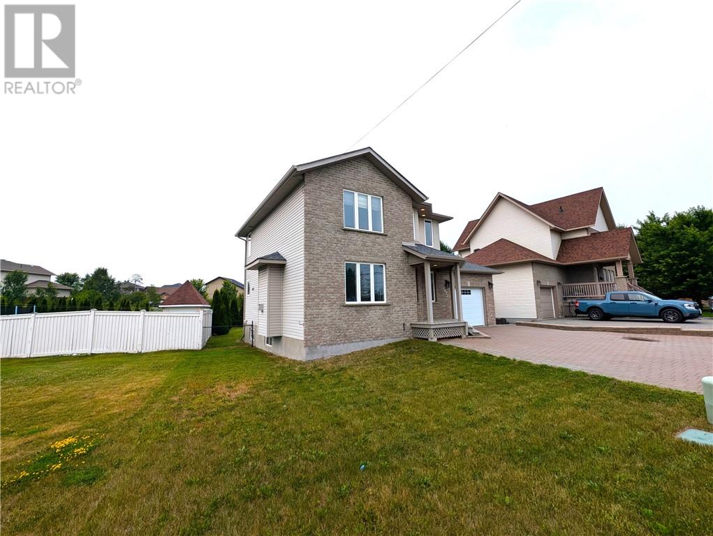 2472 Bancroft Drive Property Photo 3