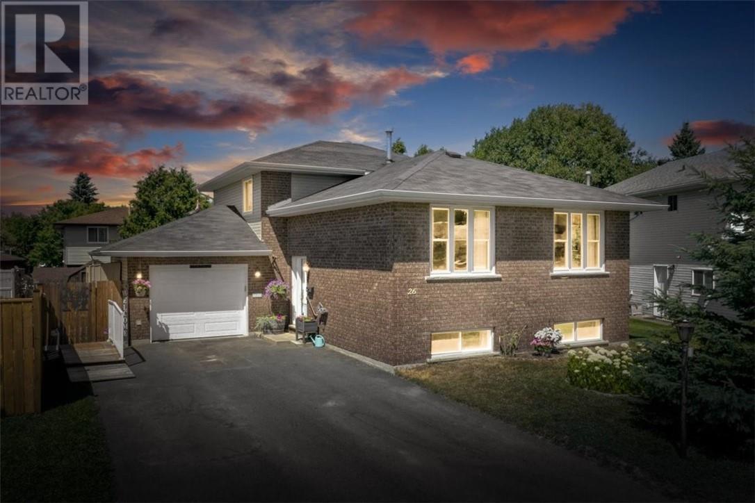 26 Monique Crescent Property Photo 1
