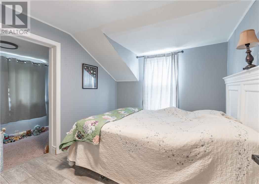 287 Van Horne Street Property Photo 13