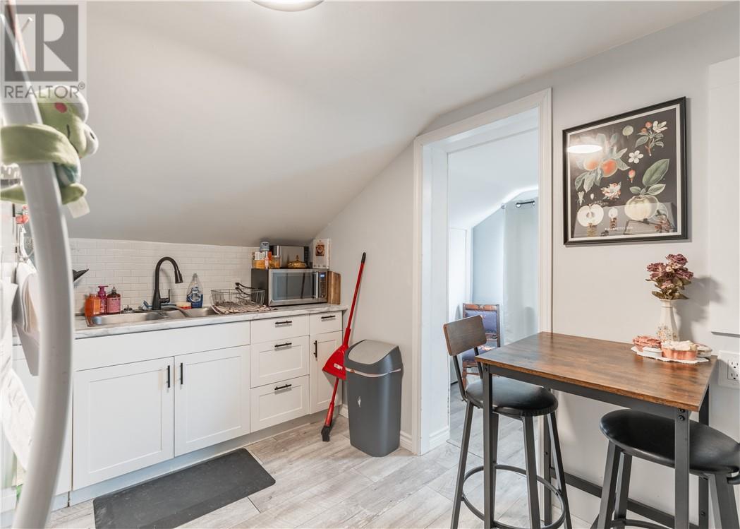 287 Van Horne Street Property Photo 16