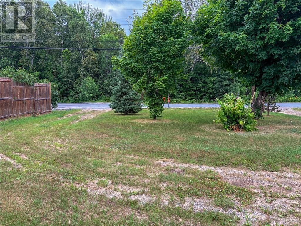 63 Larchmount Property Photo 7