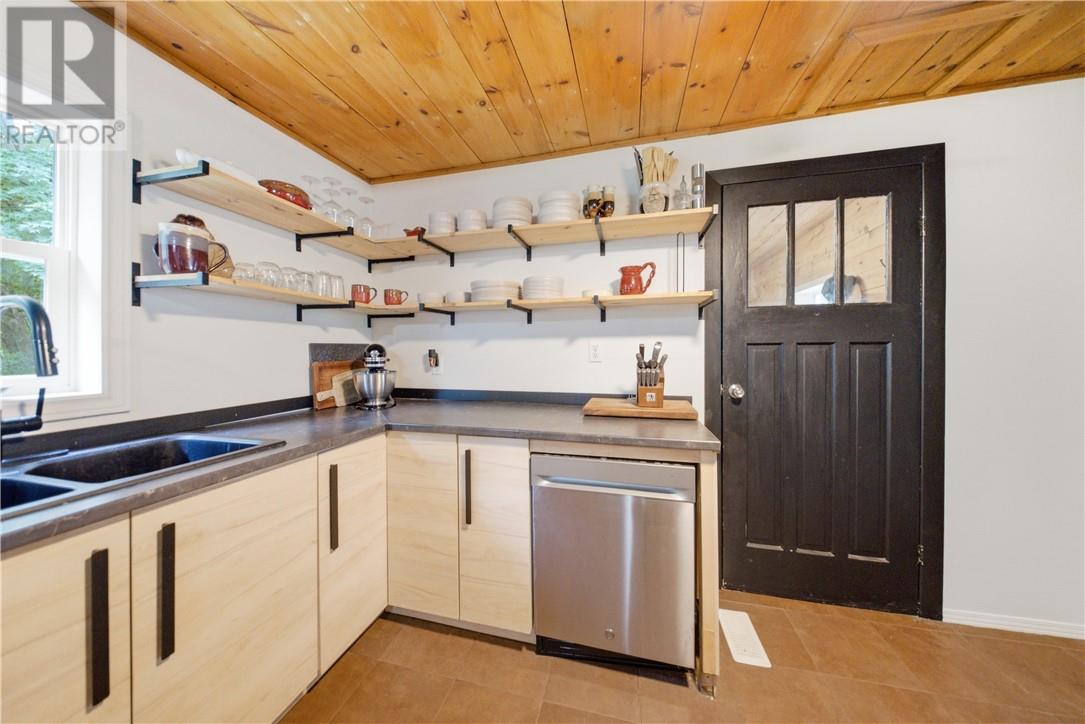 19 Government Road Property Photo 9