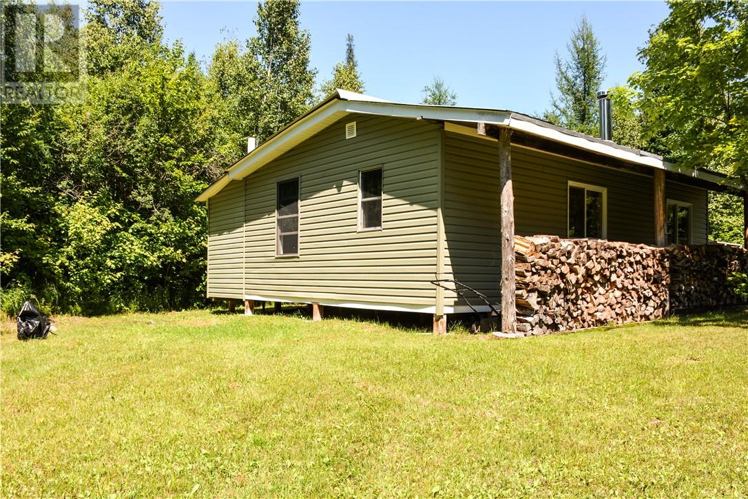 2592 P Line Road Property Photo 2