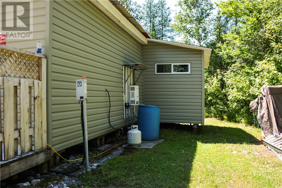 2592 P Line Road Property Photo 4