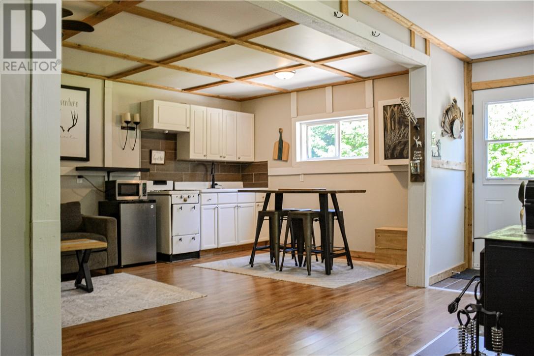 2592 P Line Road Property Photo 6