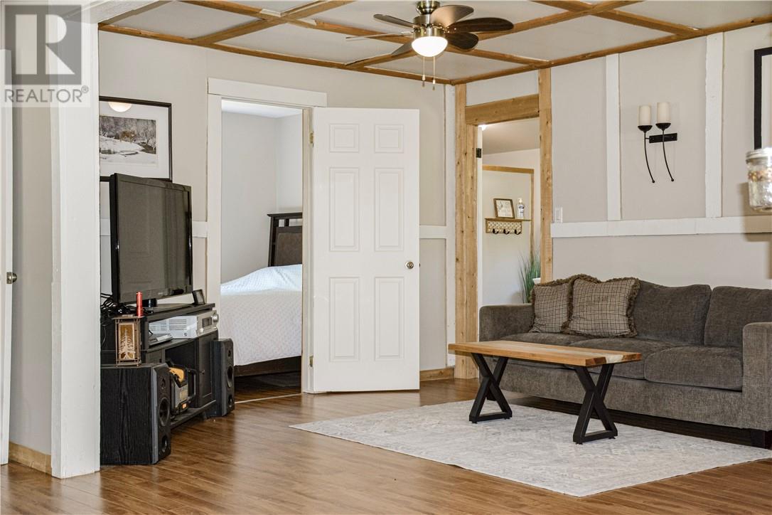 2592 P Line Road Property Photo 13