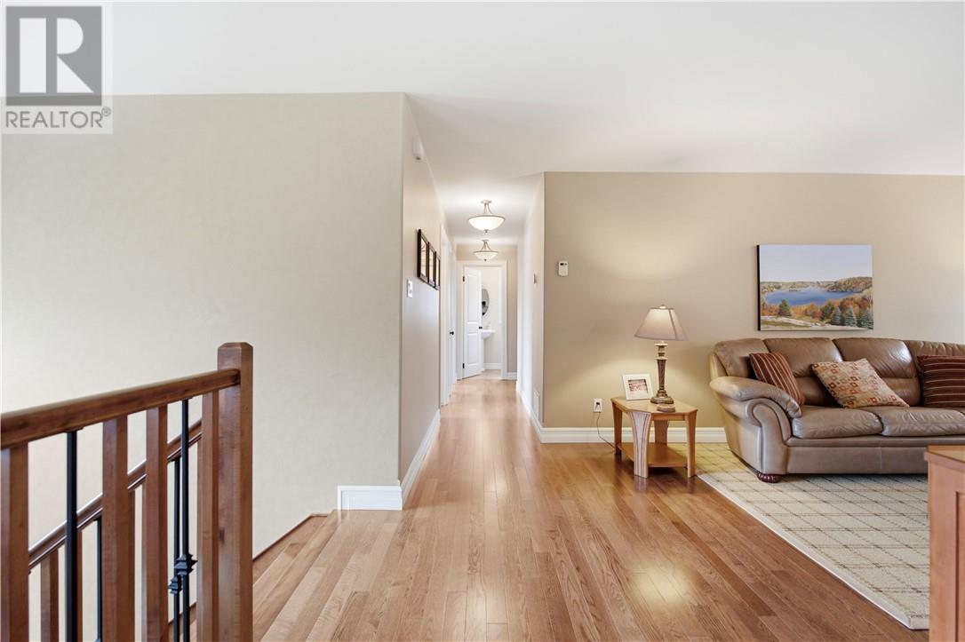 867 Connaught Avenue Property Photo 12