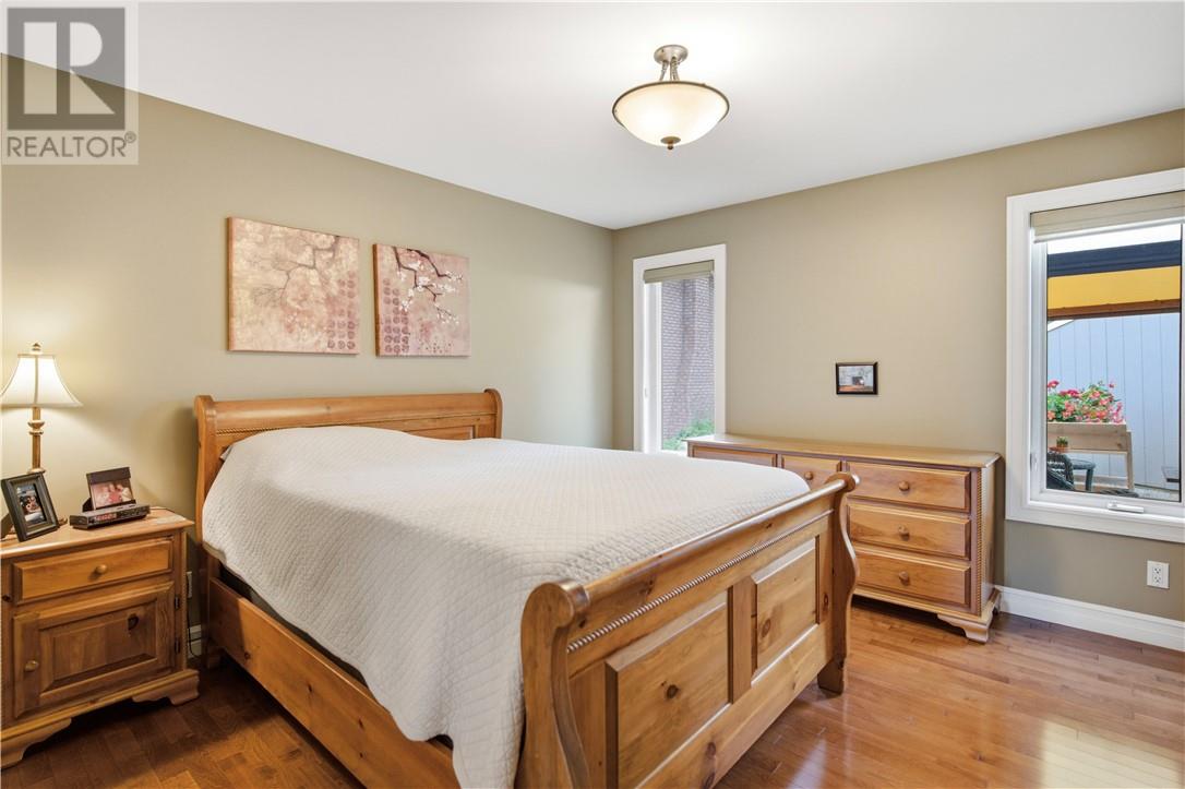 867 Connaught Avenue Property Photo 17