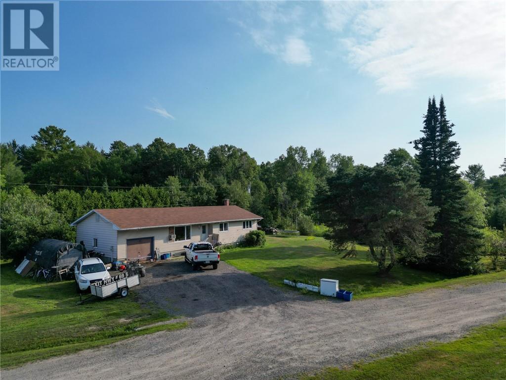 2-7 Ontario Drive Property Photo 2