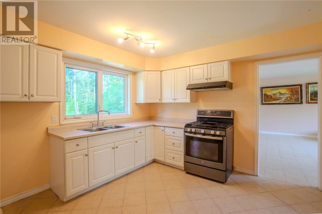 2-7 Ontario Drive Property Photo 8