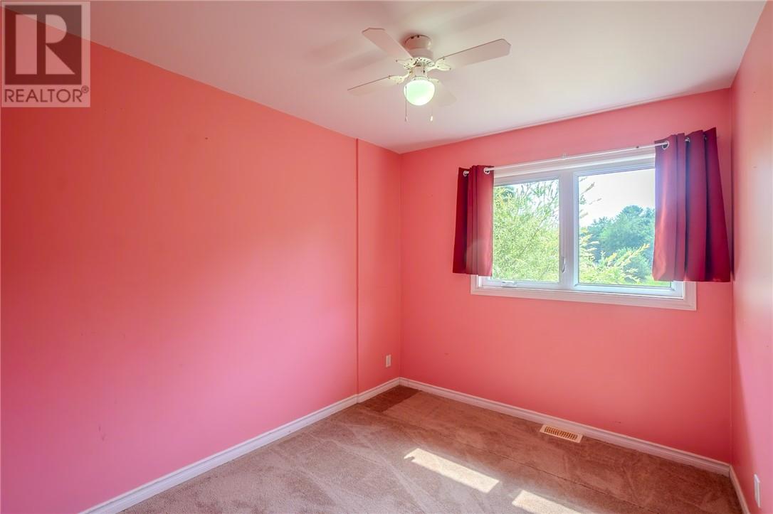 2-7 Ontario Drive Property Photo 9