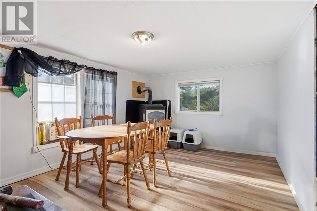 36 Dryden Road E Property Photo 5
