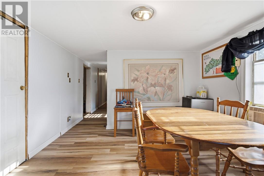 36 Dryden Road E Property Photo 6