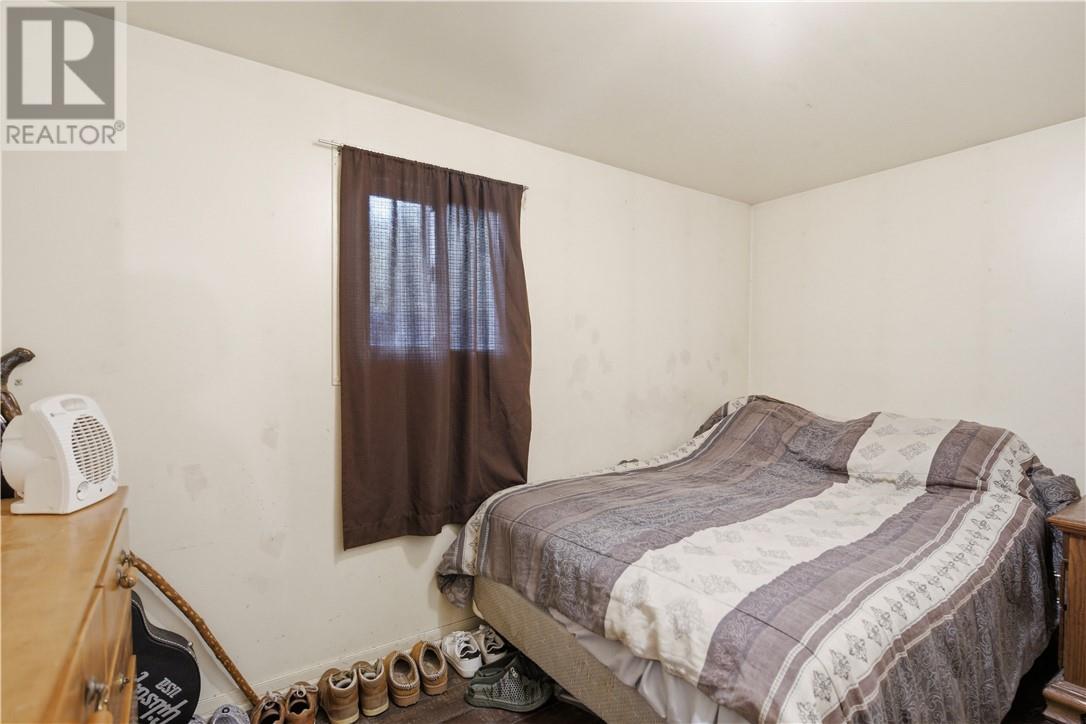 36 Dryden Road E Property Photo 12