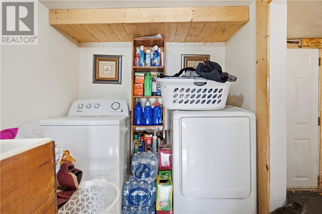 36 Dryden Road E Property Photo 15