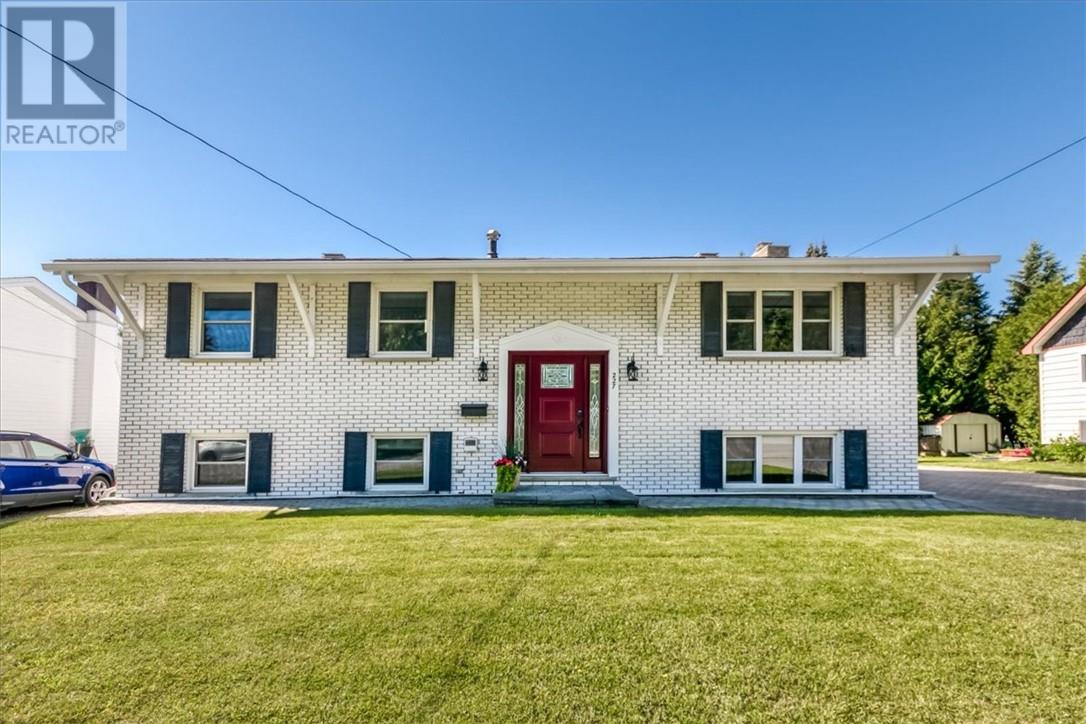 227 Third Property Photo 12