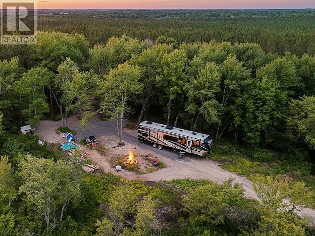 687 Lac Deux Milles