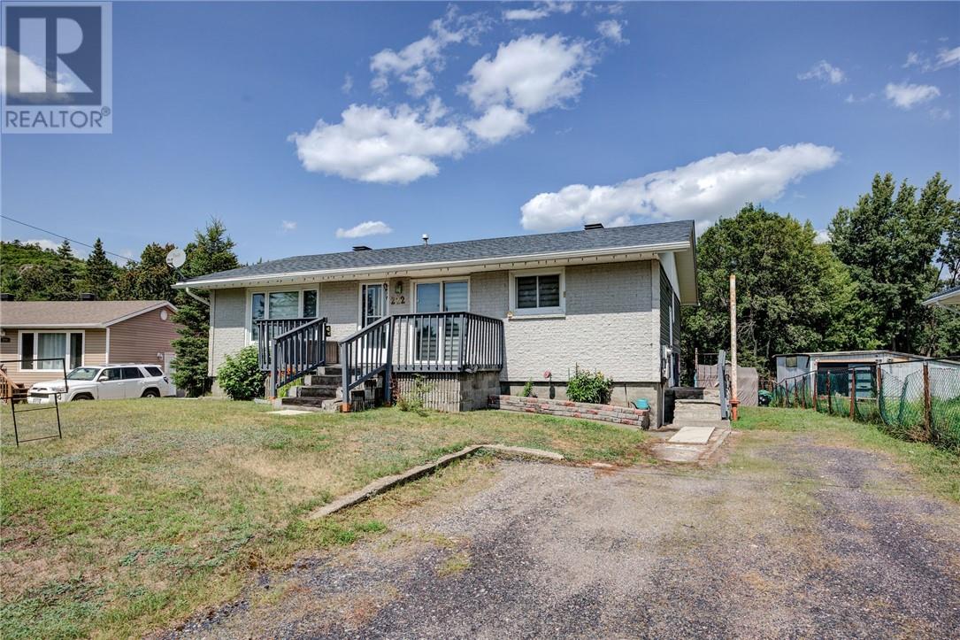 222 Riverside Drive Property Photo 3