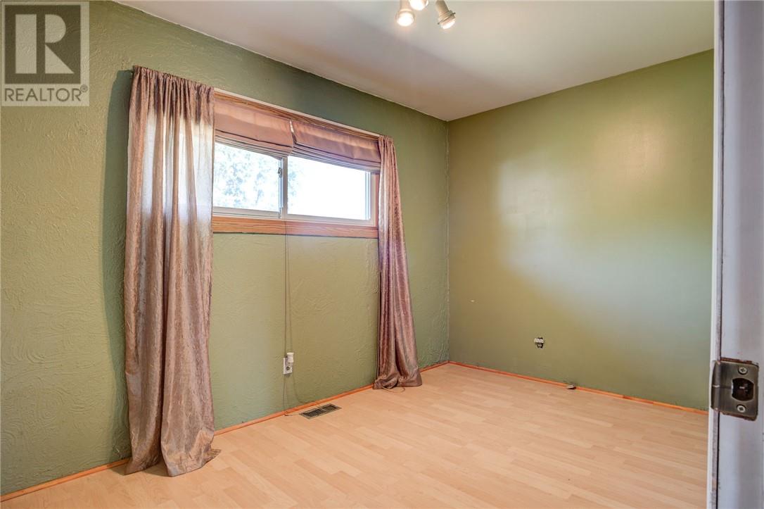222 Riverside Drive Property Photo 14
