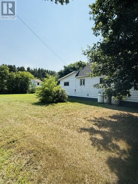 290 Second St N Property Photo 3
