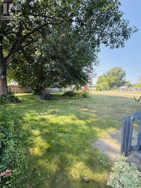 290 Second St N Property Photo 8
