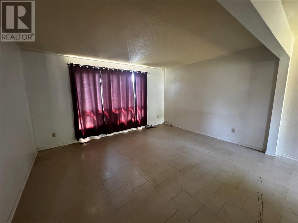 28 Spruce Street Property Photo 5
