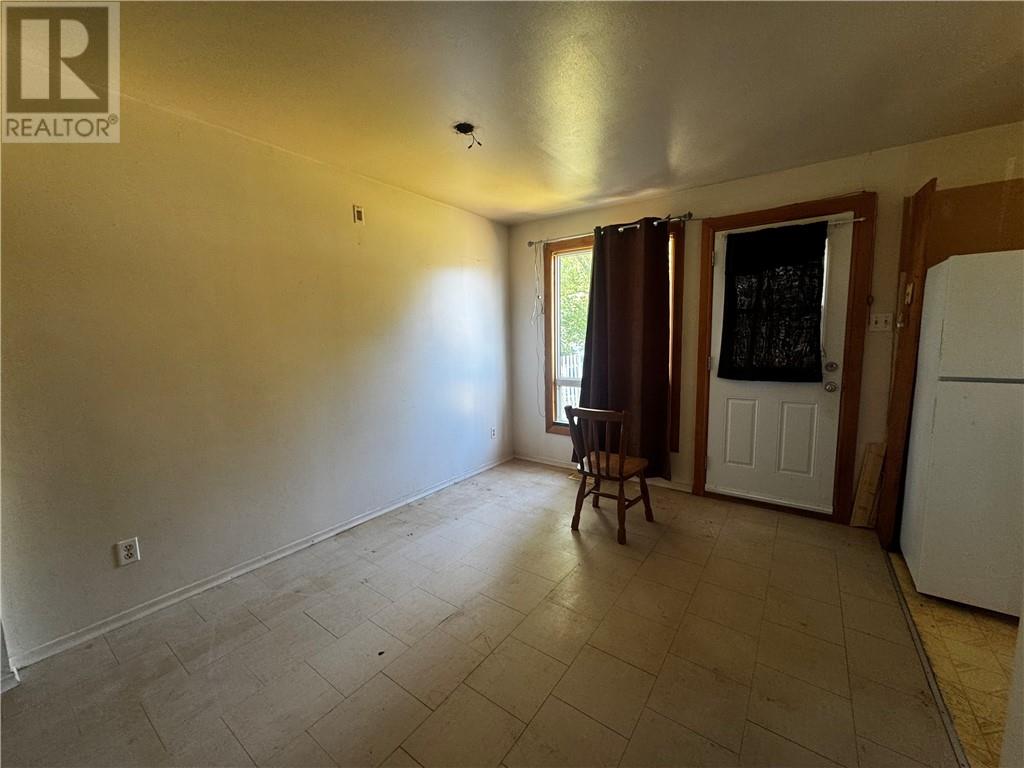 28 Spruce Street Property Photo 6