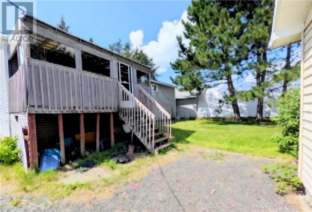 3152 Maple Property Photo 3