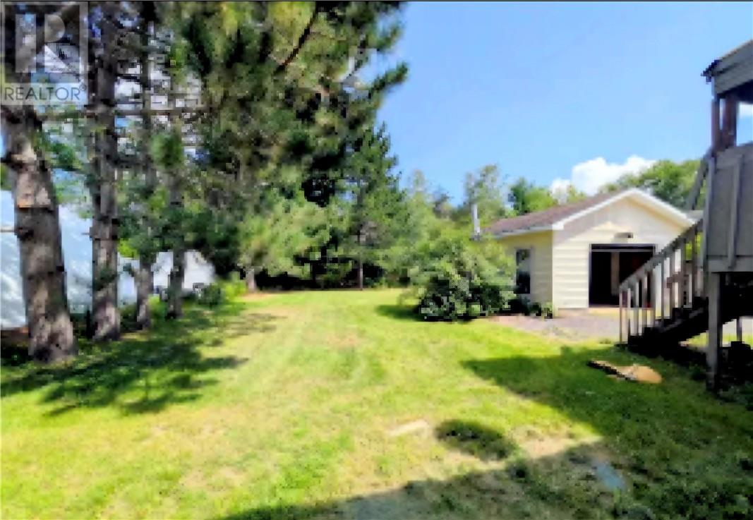 3152 Maple Property Photo 4