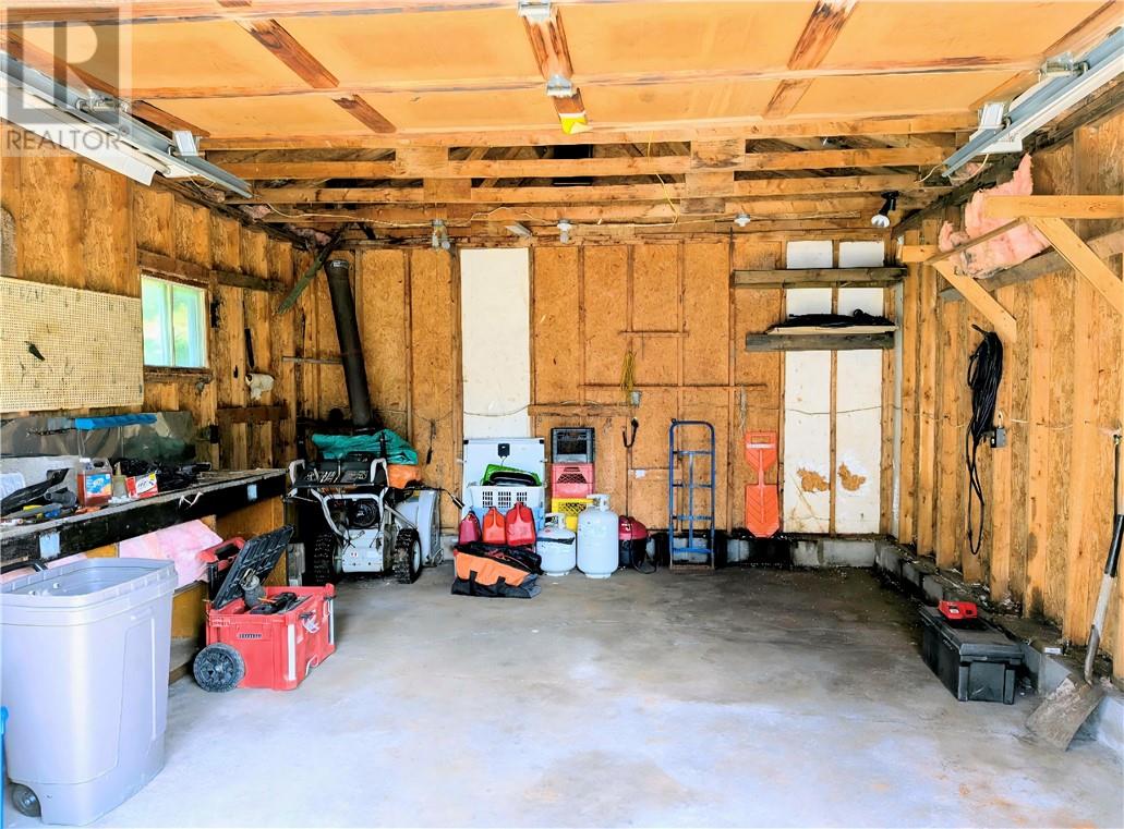 3152 Maple Property Photo 6