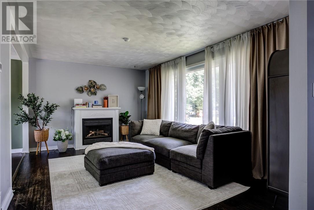 673 Camelot Drive Property Photo 4