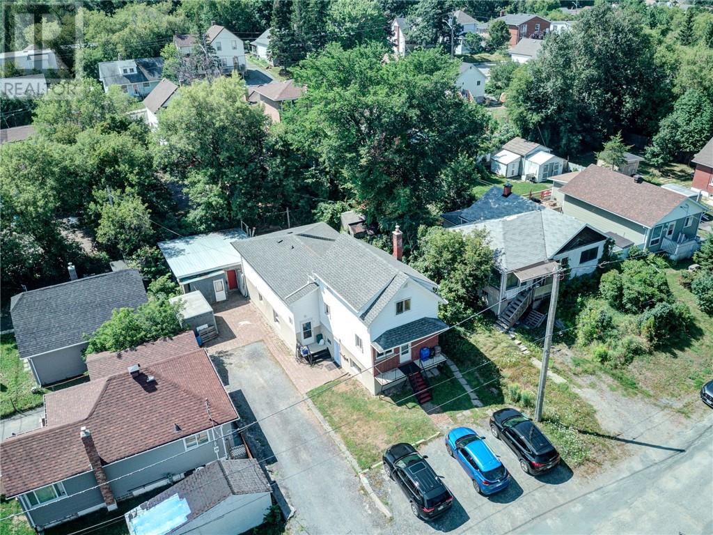 329 Hickory Street Property Photo 4