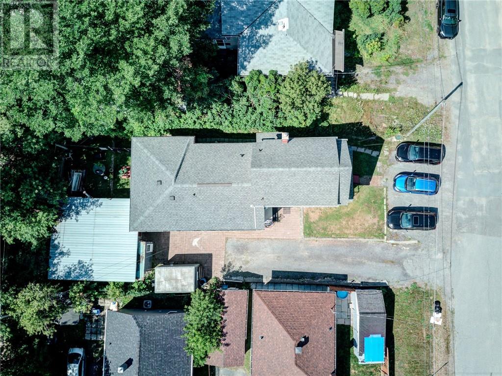 329 Hickory Street Property Photo 5