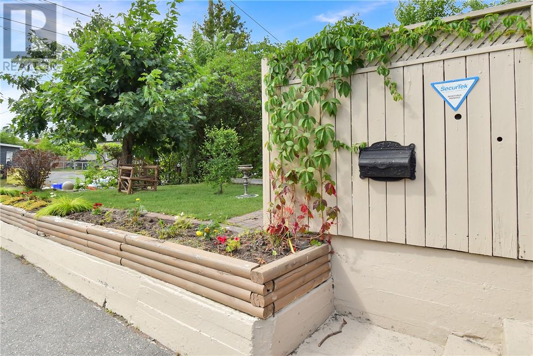 320 Nelson Street Property Photo 3