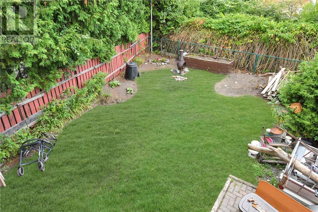 320 Nelson Street Property Photo 8