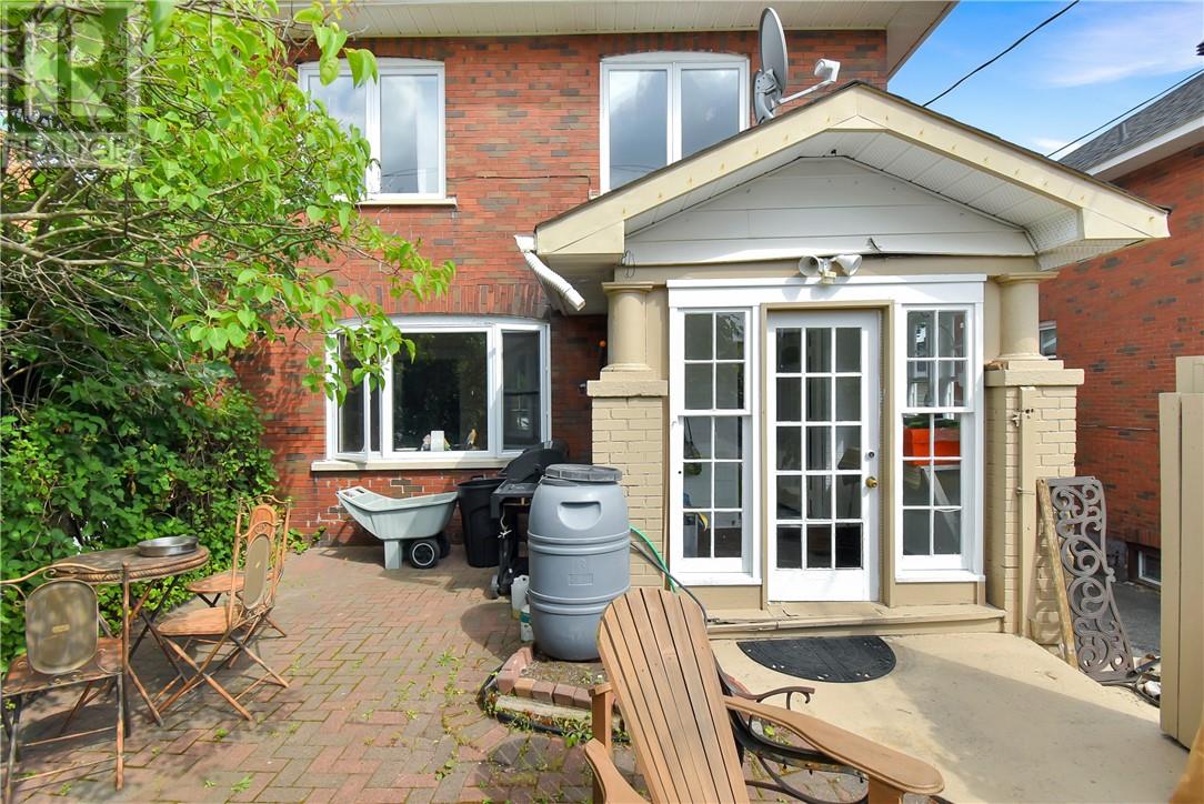 320 Nelson Street Property Photo 11